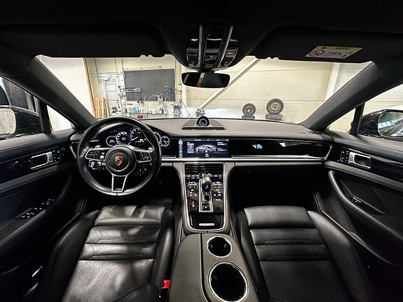 Porsche Panamera 12 of 30