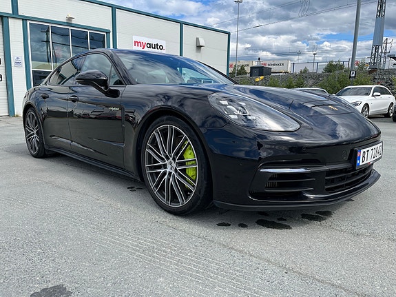 Porsche Panamera 7 of 30