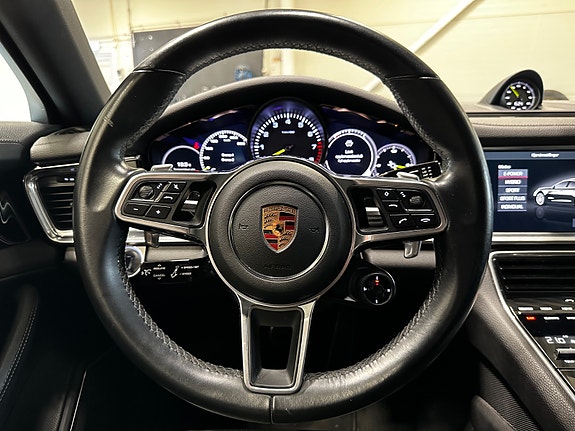 Porsche Panamera 13 of 30
