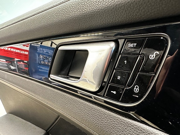 Porsche Panamera 24 of 30