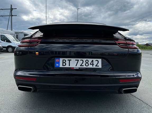Porsche Panamera 4 of 5