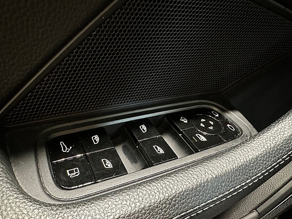 Porsche Panamera 25 of 30