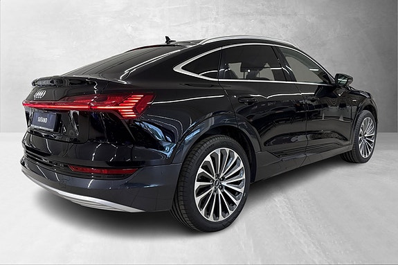 Audi e-tron Sportback 4 of 5