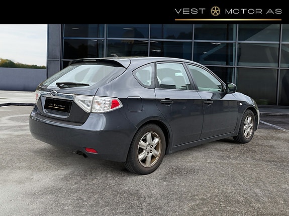 Subaru Impreza 8 of 9