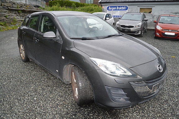 Mazda 3 3 of 5