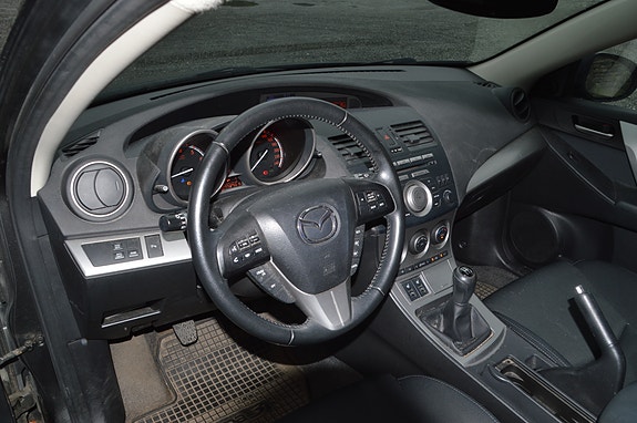 Mazda 3 9 of 15