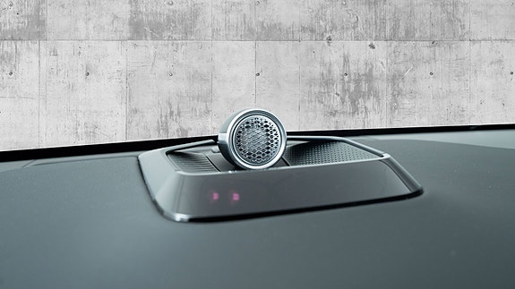 Volvo ES90 21 of 30
