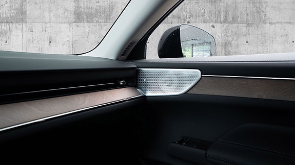 Volvo ES90 19 of 30