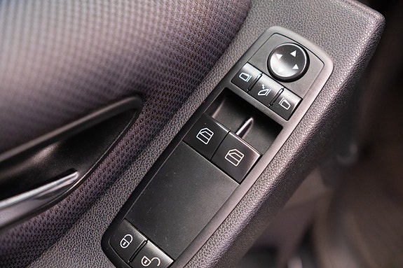 Mercedes-Benz A160 24 of 30
