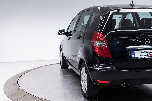 Mercedes-Benz A160 7 of 30