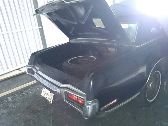 Lincoln Continental 13 of 20