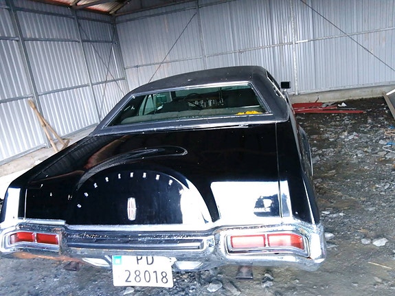 Lincoln Continental 5 of 20