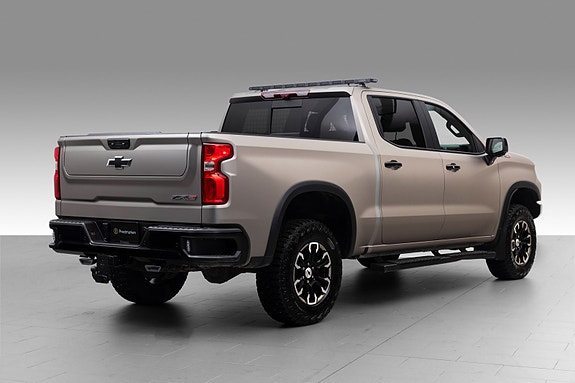 Chevrolet Silverado 1500 3 of 5