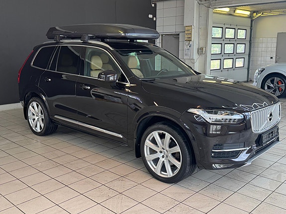 Volvo XC90 3 of 5