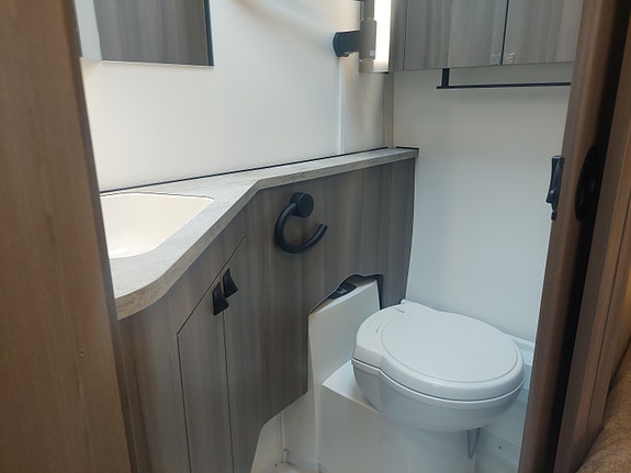 KABE ESTATE 470 XL 29 of 30