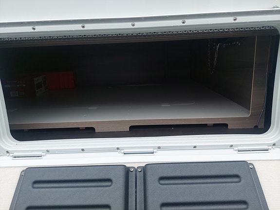 KABE ESTATE 470 XL 10 of 30