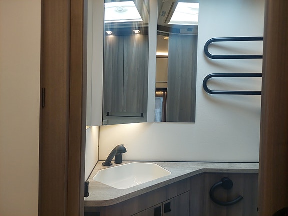 KABE ESTATE 470 XL 28 of 30