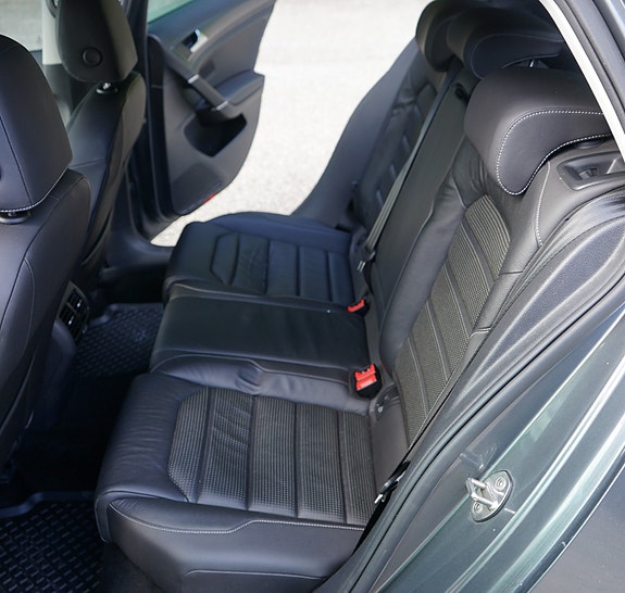 Volkswagen e-Golf VII 23 of 30