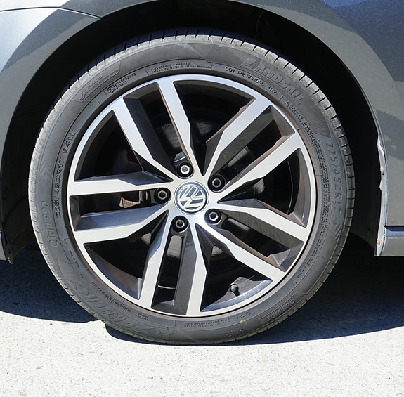 Volkswagen e-Golf VII 16 of 30