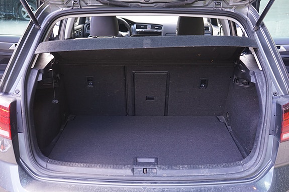Volkswagen e-Golf VII 25 of 30