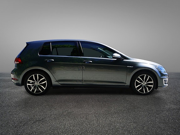 Volkswagen e-Golf VII 10 of 30