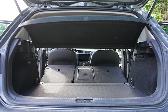 Volkswagen e-Golf VII 26 of 30