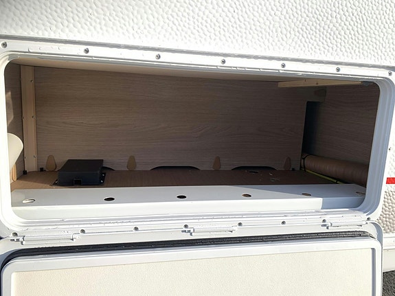 Bürstner Premio Life 415 TK 9 of 25