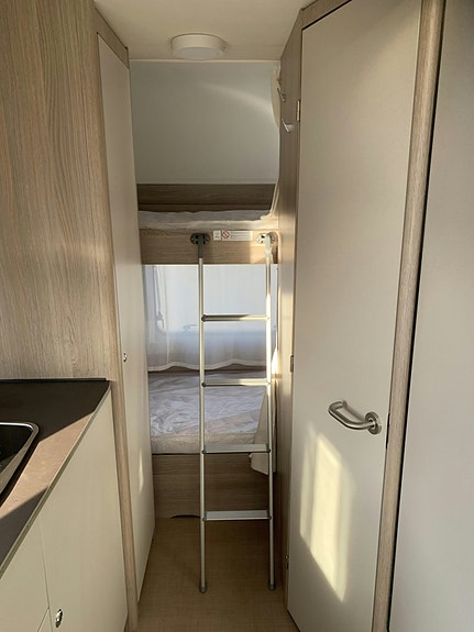Bürstner Premio Life 415 TK 23 of 25
