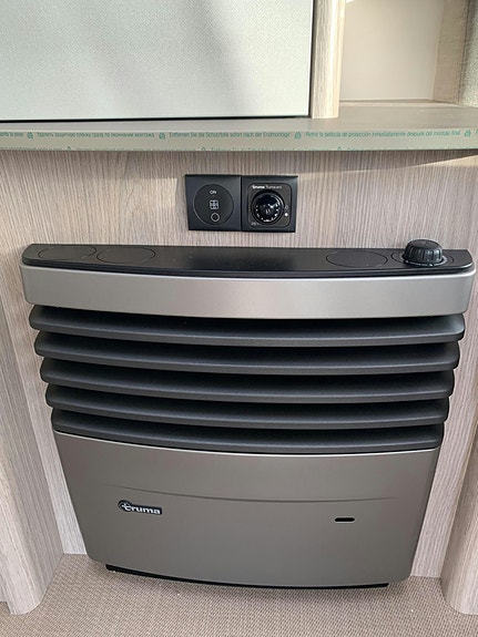 Bürstner Premio Life 415 TK 22 of 25