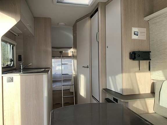 Bürstner Premio Life 415 TK 16 of 25