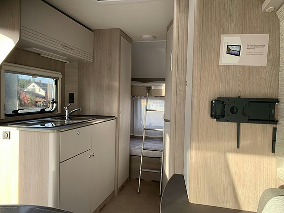 Bürstner Premio Life 415 TK 18 of 25