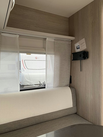 Bürstner Premio Life 430 TS 12 of 25