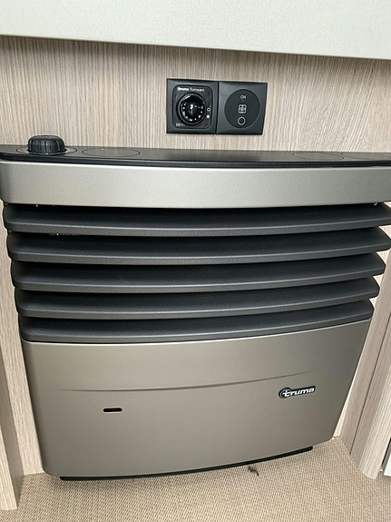 Bürstner Premio Life 430 TS 14 of 25