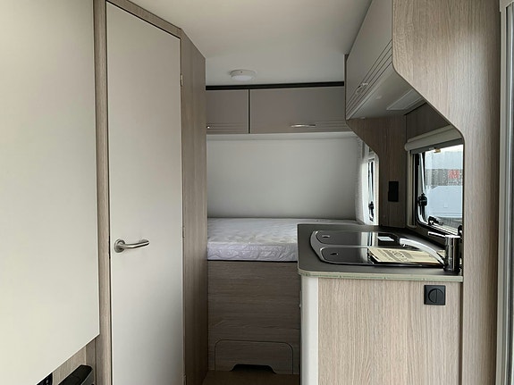Bürstner Premio Life 430 TS 13 of 25