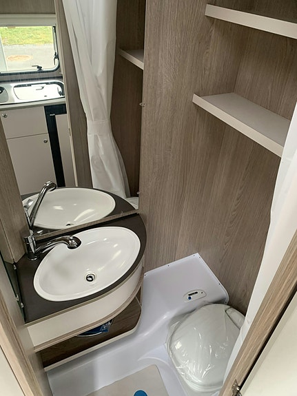 Bürstner Premio Life 430 TS 22 of 25