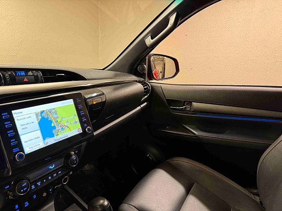 Toyota HiLux 16 of 21