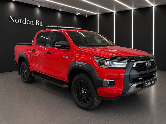 Toyota HiLux 2 of 21