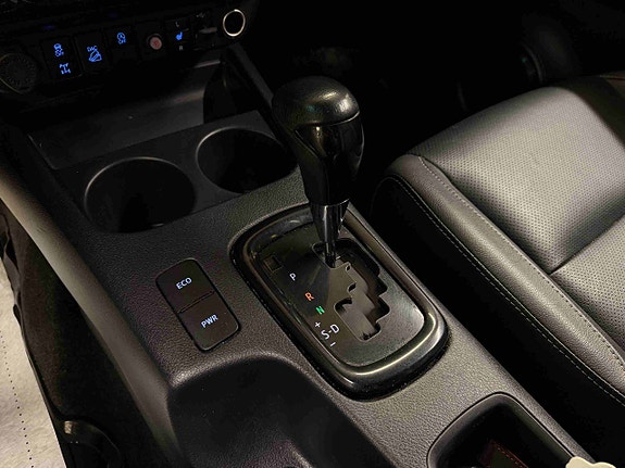 Toyota HiLux 15 of 21