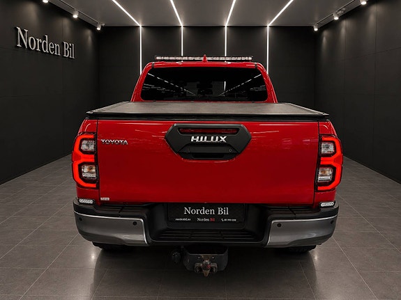 Toyota HiLux 4 of 21