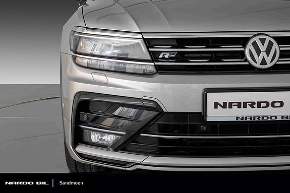 Volkswagen Tiguan 2 of 5