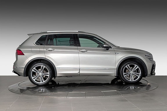 Volkswagen Tiguan 5 of 5