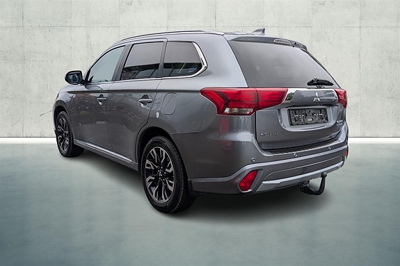 Mitsubishi Outlander 3 of 5