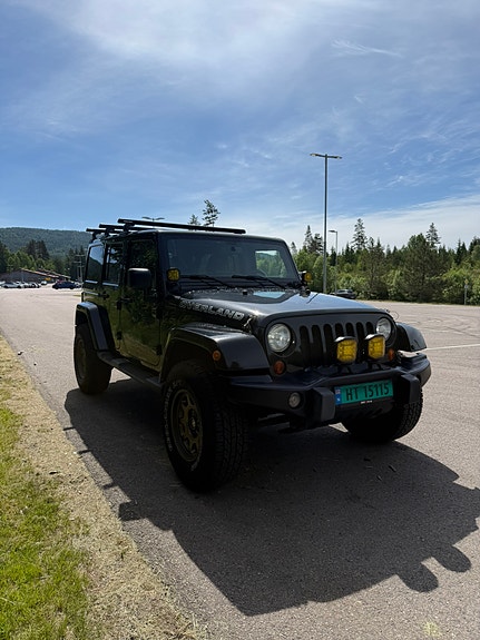 Jeep Wrangler 2 of 5