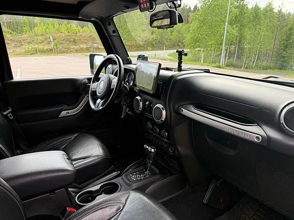 Jeep Wrangler 11 of 11