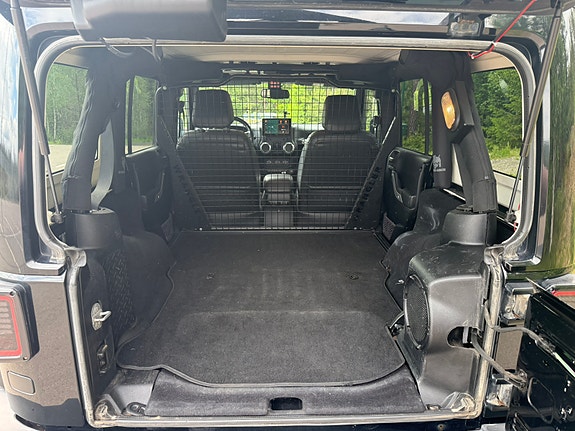 Jeep Wrangler 7 of 11