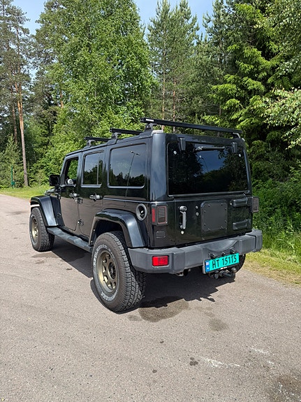 Jeep Wrangler 4 of 5