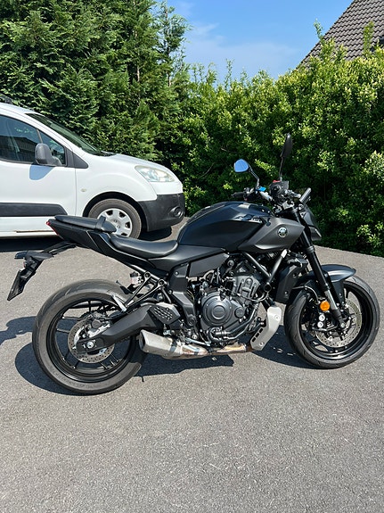 Yamaha MT-07 2 of 5
