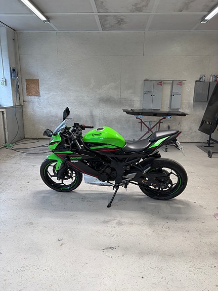 Kawasaki Ninja 125 4 of 5