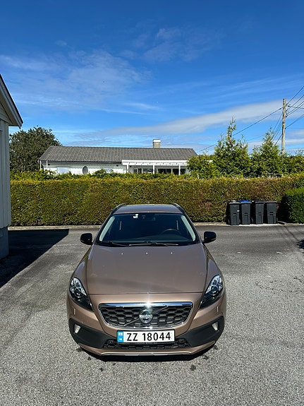 Volvo V40 Cross Country 3 of 5