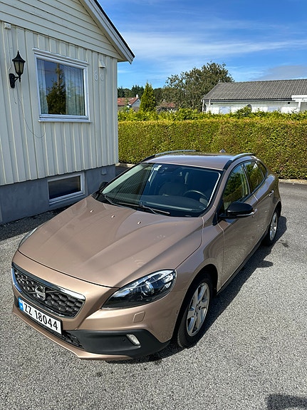 Volvo V40 Cross Country 4 of 5